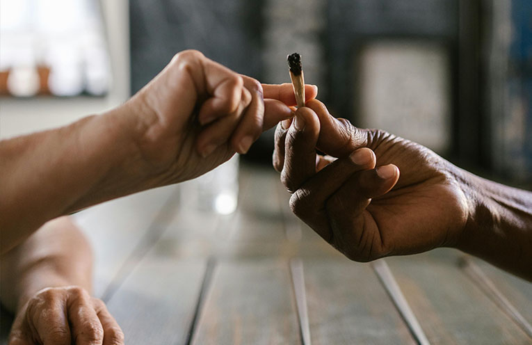 Inquiry launched into illegal tobacco trade in NSW