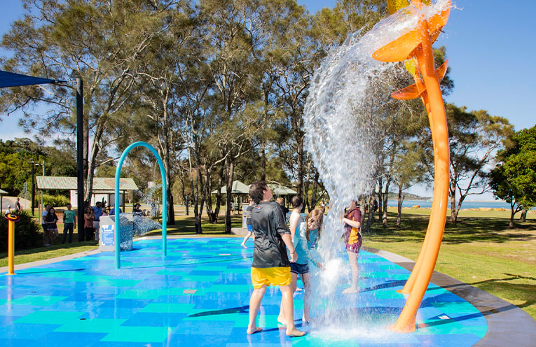 Bellwood’s Splash Pad opens just in time for holiday crowds