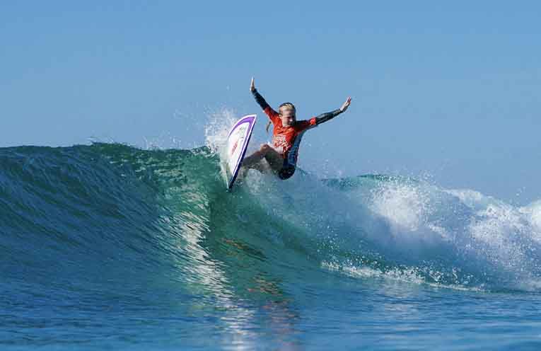 Avalon Vowels earns fifth place at Australian Junior Surfing Titles