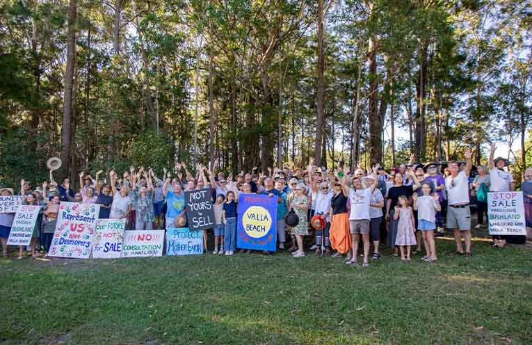 Valla Beach rallies for Langsford Way as auction date approaches