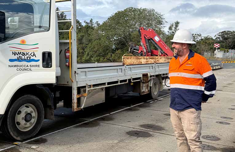 Failing girders force extension of Tilly Willy Bridge closure