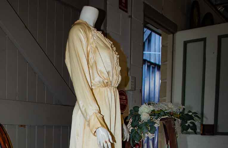 Antique wedding dress brings love story to life at Pioneer Cottage