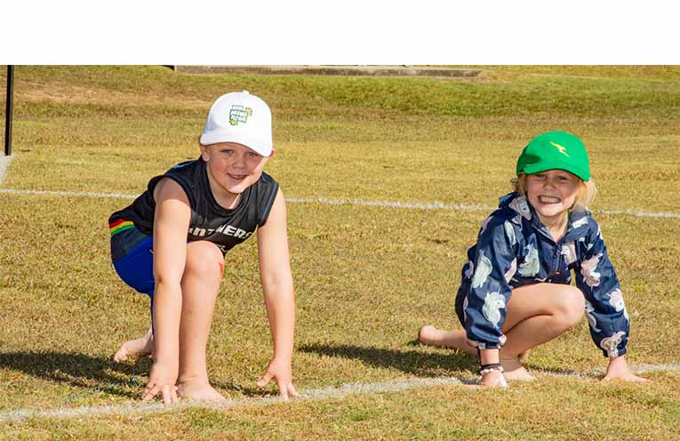 Lincoln and Abby Walker on their marks for a friendly race at the 2nd Annual Valla Gift.