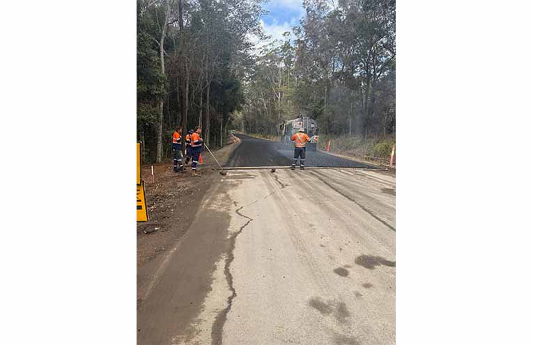 Bitumen spray-sealing on Grassy Head Road. Photo: NVC.