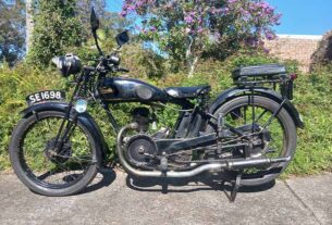 Rusty Iron Rally features antique Velocette motorcycles