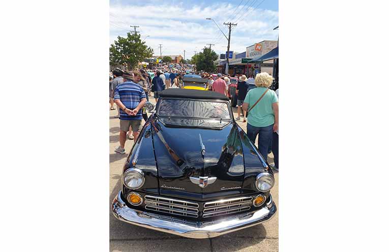 Studebaker Commander in Bowra Street, Nambucca Heads. Photo: Sharon Jane.