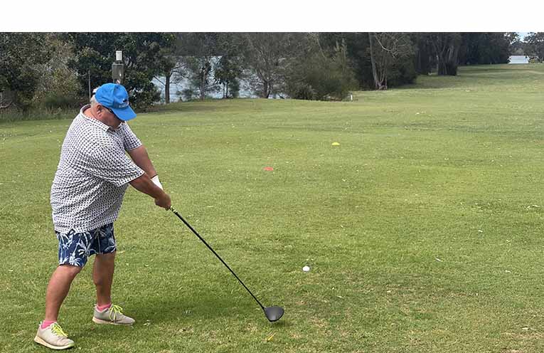 Andy Mackinnon kept this one low and left from the 1st tee in the Nambucca Skins semi-final, snubbing the stiff wind at his back.